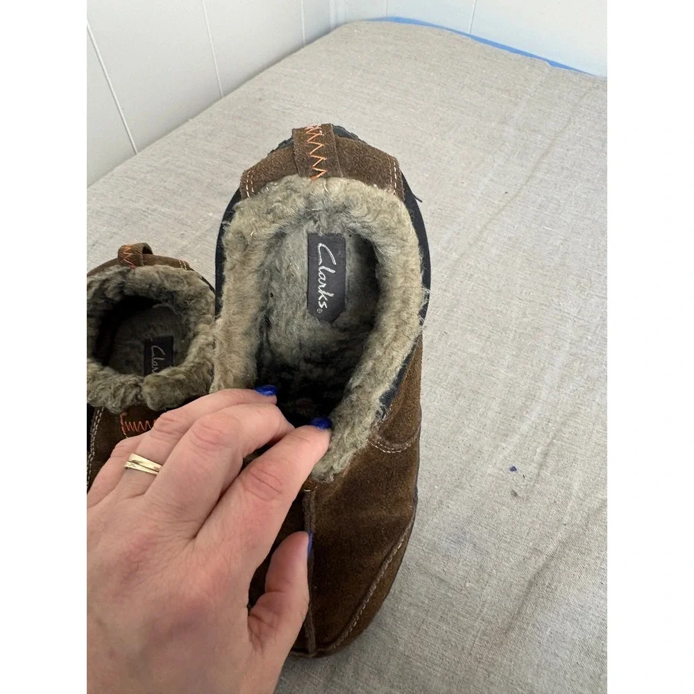 Clarks Suede Slip On Loafers Mens 10M Brown Faux Fur Lined JMH1295